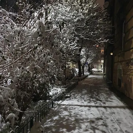 Basic, Quiet Close To Main Square Appartamento *