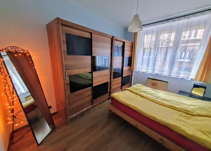 Basic, Quiet Close To Main Square Kraków